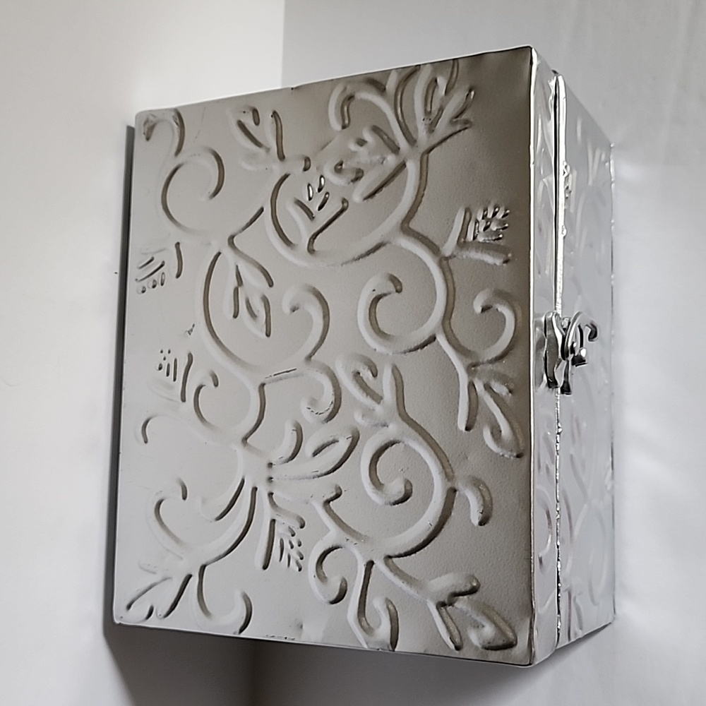 Silver Tone Decorative Storage Multipurpose Box - Picture 3 of 9